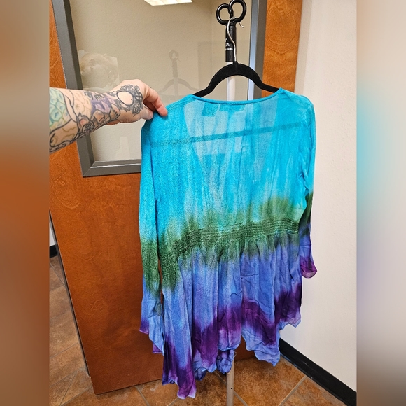 The pyramid collection tie dyed tie front top - Picture 2 of 5